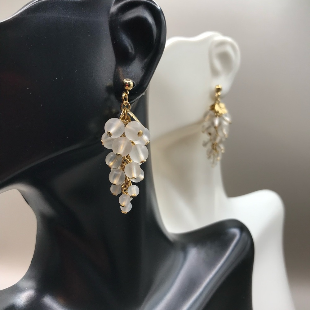 Vintage Avon Gold-Tone & Frosted White Grapes Drop Earrings - Picture 3 of 7